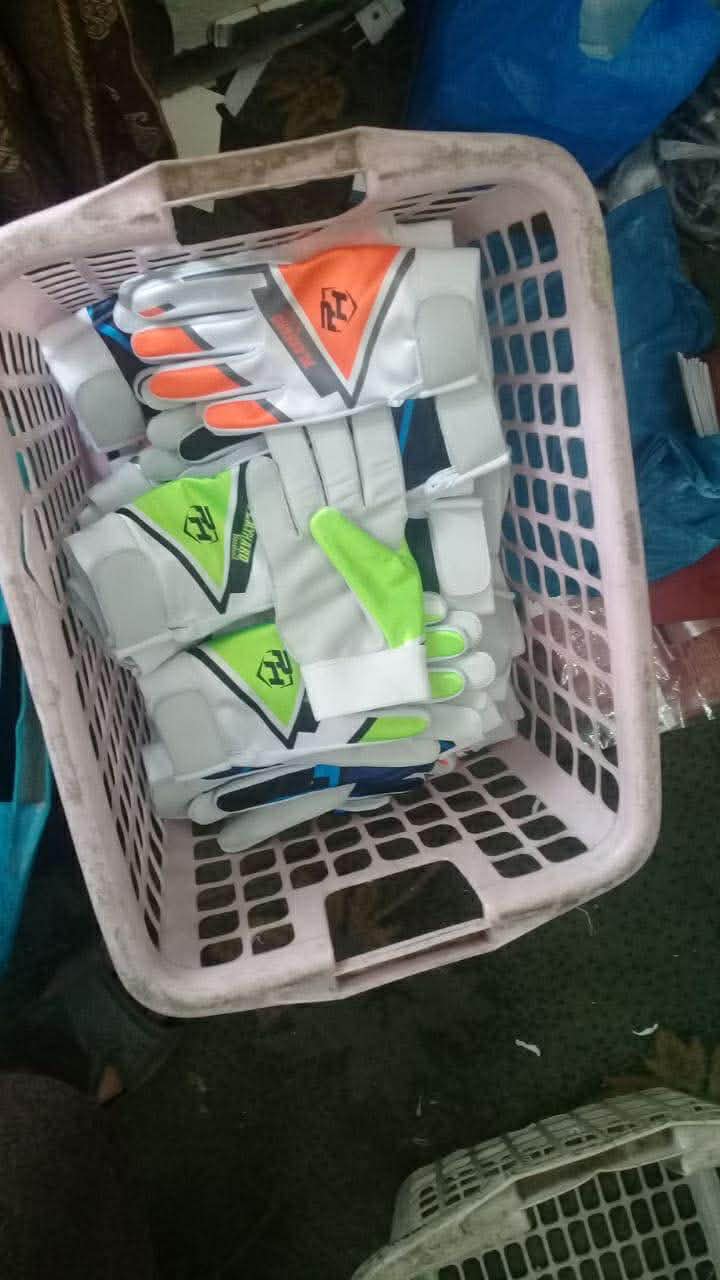 Custom design batting gloves