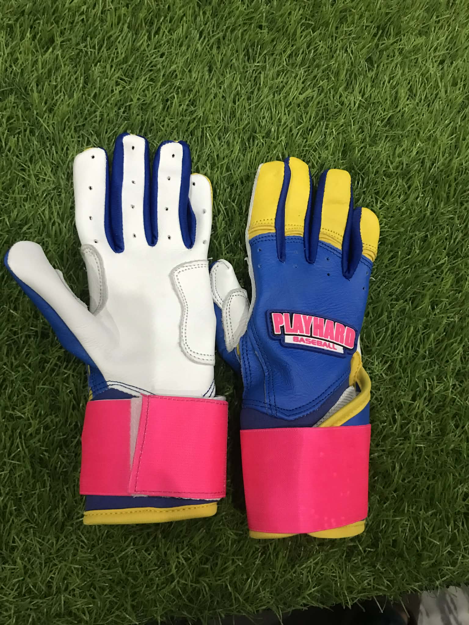 Custom design batting gloves